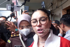 Nikita Mirzani Sakit Gigi, Sidang Ditunda Hingga Pekan Depan
