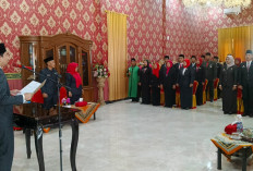 Mutasi Pejabat BU, Bupati Arie Tekankan Integritas dan Efisiensi Anggaran