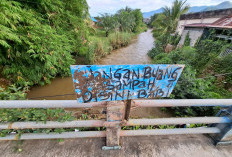 Camat Imbau Warga Tidak Buang Sampah ke Sungai