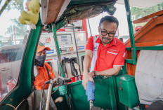 Jalankan Program Pantau SPBU, Dirut Pertamina Patra Niaga Turun Langsung Layani Pelanggan