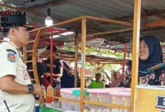 Jelang HUT RI,  Pedagang di Kawasan Alun-alun Kota Arga Makmur Ditertibkan