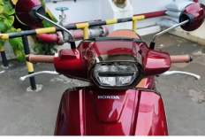 Keunggulan Honda Stylo 160 Burgundy Dibandingkan Warna Lain