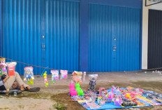 Momen Idul Fitri 2024, Pedagang Mainan Musiman di Lebong Mulai Bermunculan 