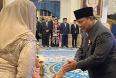 Prabowo Beri Gelar Pahlawan Nasional kepada 10 Tokoh: Gus Dur, Soeharto, hingga Marsinah