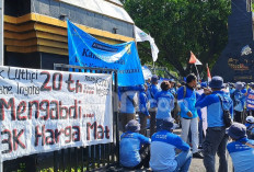 Geruduk Kantor Gubernur, Pekerja Irigasi Jateng Menuntut Diangkat PPPK