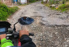 Warga Tambang Saweak Protes Ruas Jalan Rusak Tak Masuk Proyek Rp 30 Miliar