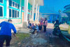 Camat Lebong Tengah Turun Langsung Bersihkan Kantor, Ajak Warga Lestarikan Budaya Gotong Royong