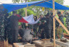 Tembakan Salvo Iringi Pemakaman Almarhum Mayor (Cpl) Anda Rohanda