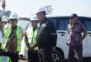 Stafsus Kemendagri Tinjau Pengerukan Alur Dermaga Pulau Baai Bengkulu